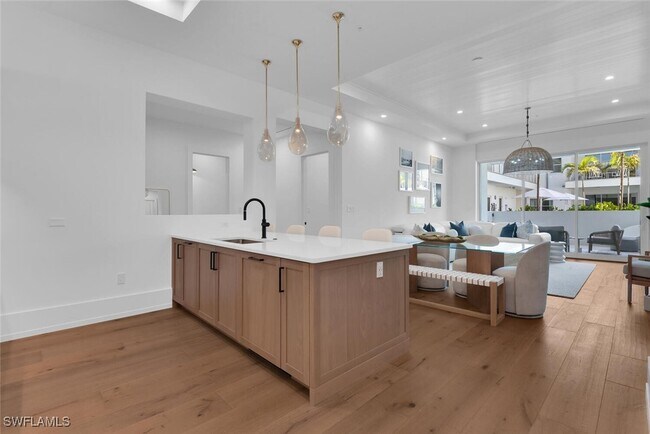 Building Photo - 201 8th St S