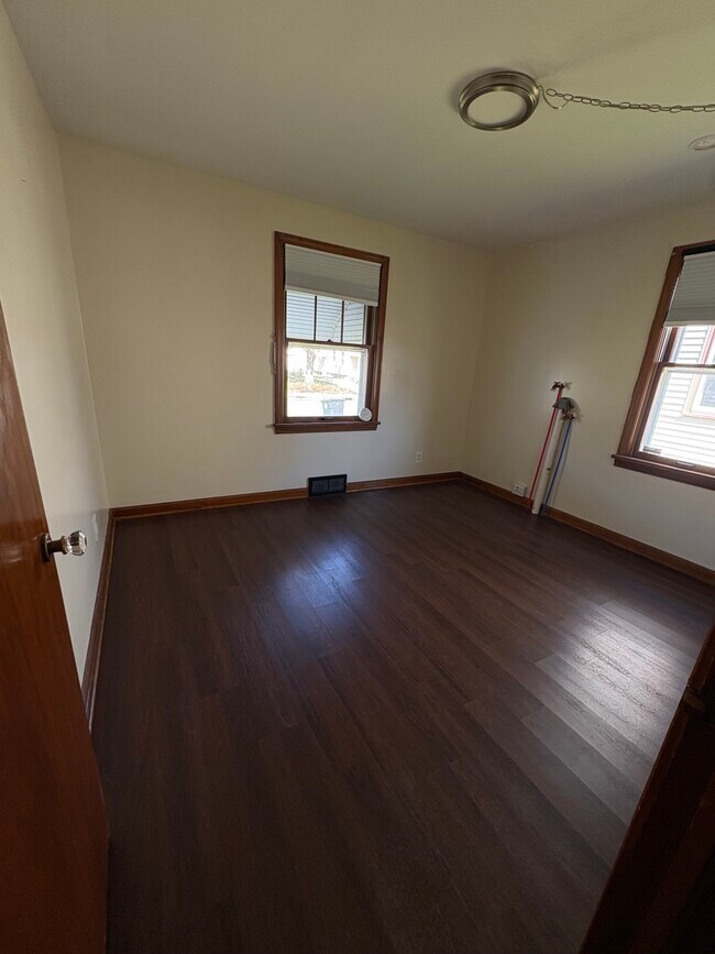 Foto del edificio - 1014 Roslyn Ave SW