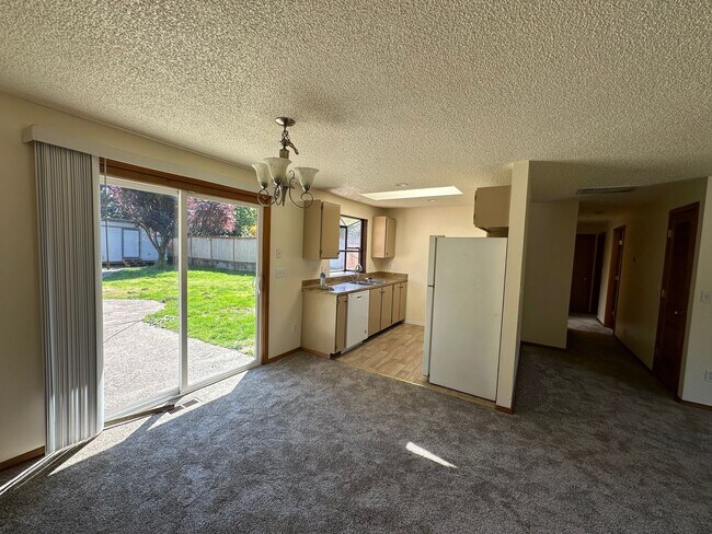 Foto del edificio - Welcome to this charming 3 bedroom, 2 bathroom home + Office + Large Shed + Mt Si View!