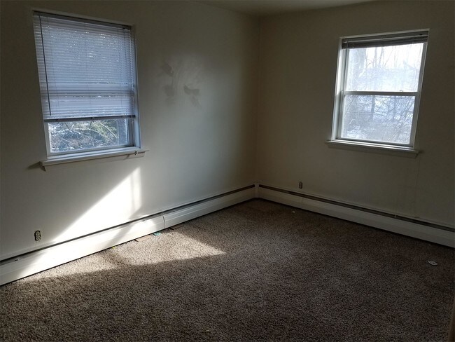 Foto del edificio - 4209 Sussex Dr