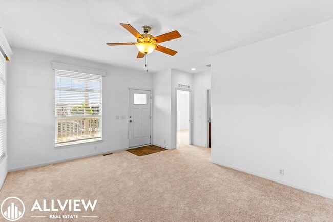 Foto del edificio - Stylish and beautiful 3-Bed Home with Land...