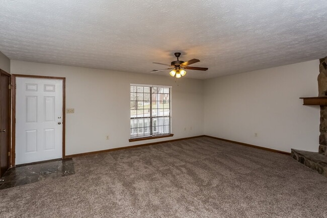 Building Photo - 295 Summertown Dr