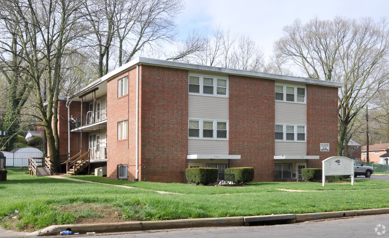 Primary Photo - 5509-5519 Kennison Ave