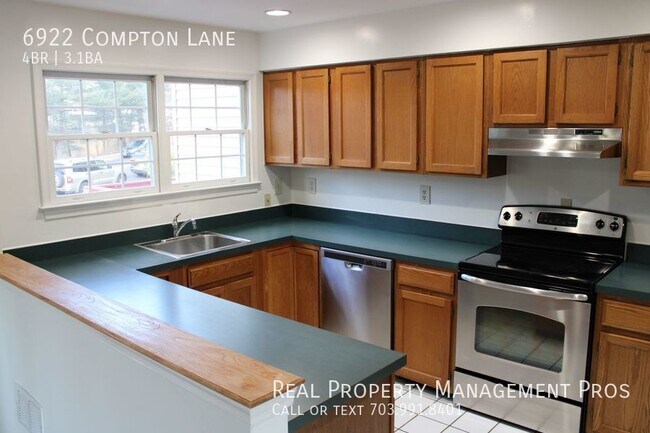Building Photo - Qualify for a Zero Deposit Option?---Deck/...