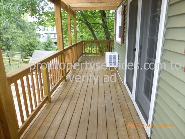 Foto del edificio - Rustic Contemporary Cape Cod In Beautiful ...