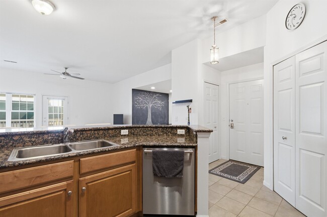 Building Photo - 2233 S Main St