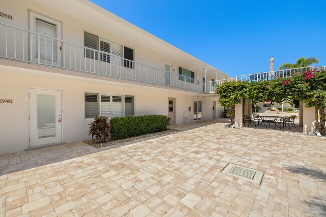 Foto del edificio - 548 Broad Ave S