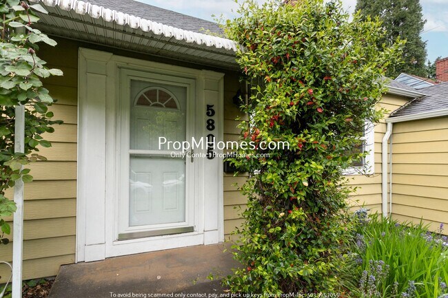 Building Photo - Charming Two Bedroom Cottage in Sellwood!