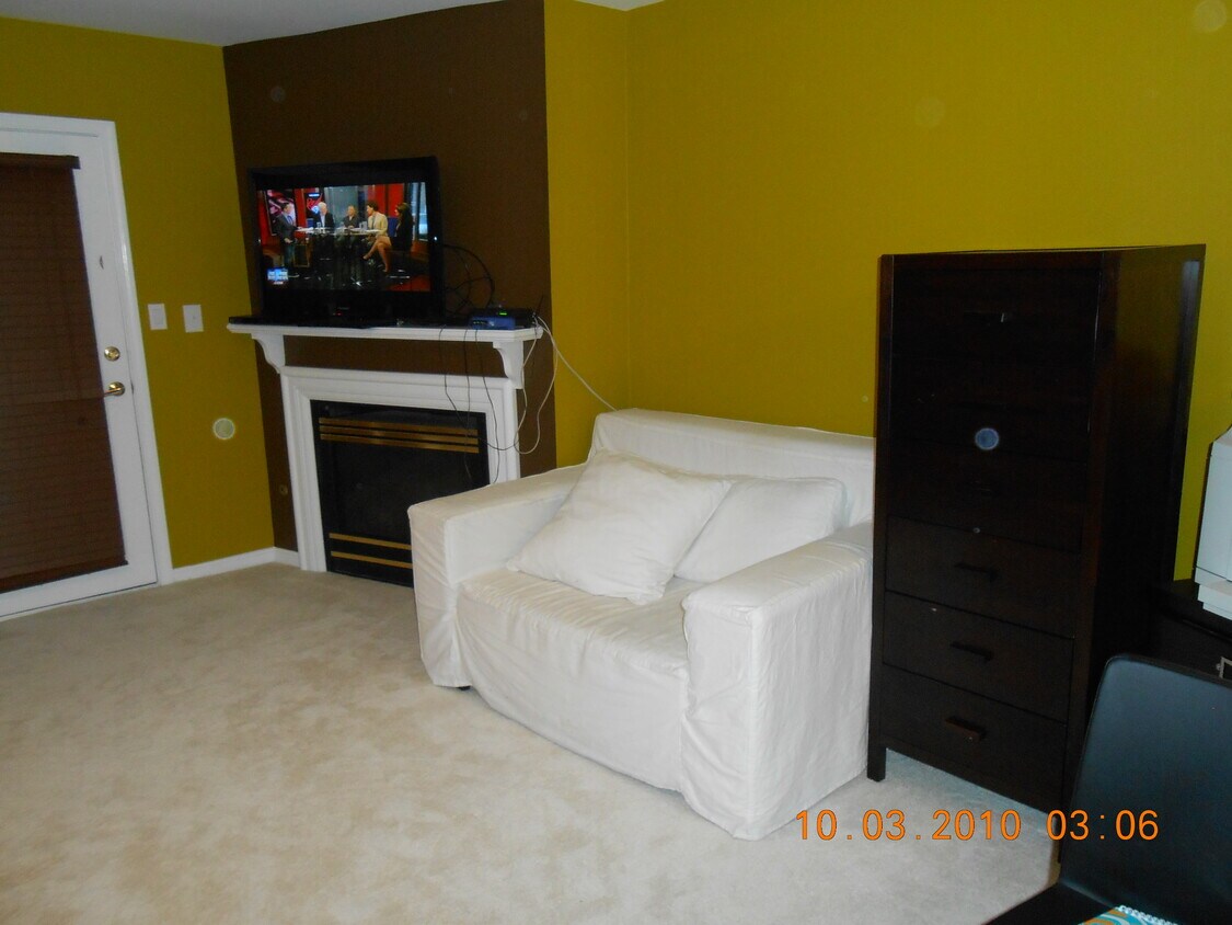 2726 Hollywood Ter Unit 102, Louisville, KY 40206 Condo for Rent in