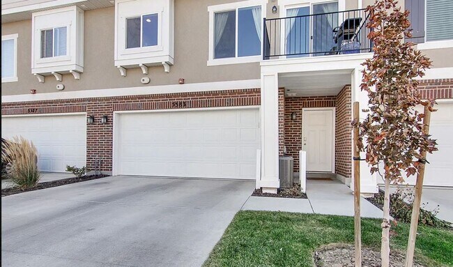 Foto del edificio - Upgraded 3 Bed 2.5 Bath Townhome in Herriman