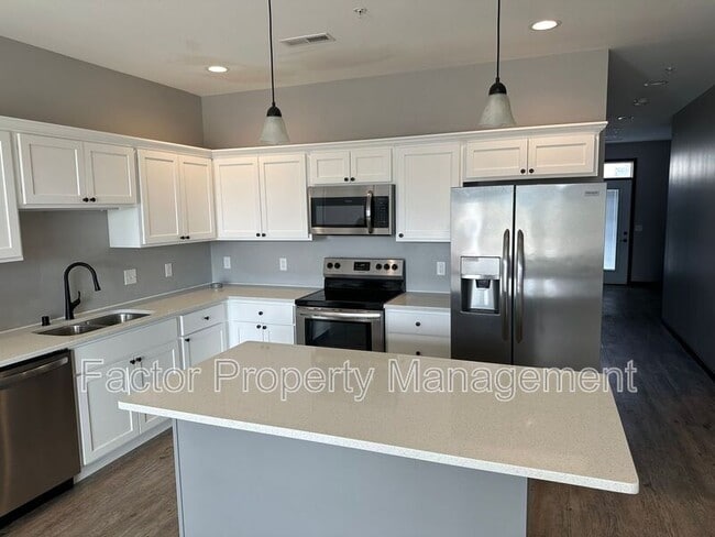 Building Photo - 605 Prairie Rose Trl