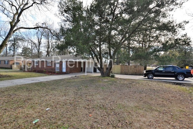 Building Photo - 5804 Groom Rd
