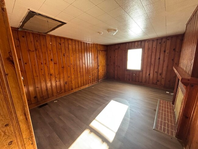 Building Photo - 1029 Kees Rd