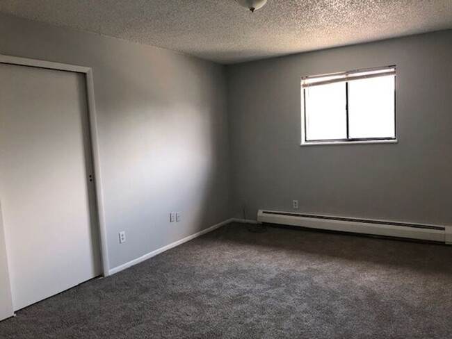 Building Photo - Two bedroom 1 bathroom duplex in Wheat Ridge