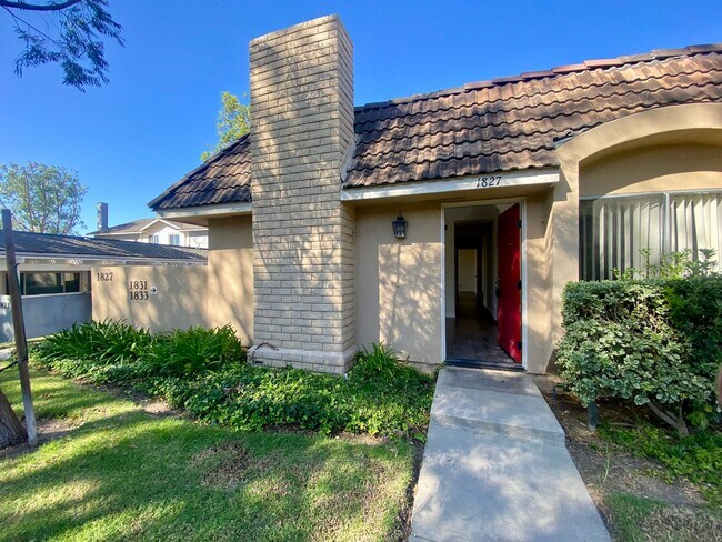 Building Photo - Charming single-level 3b/2b townhouse in the heart of Thousand Oaks!