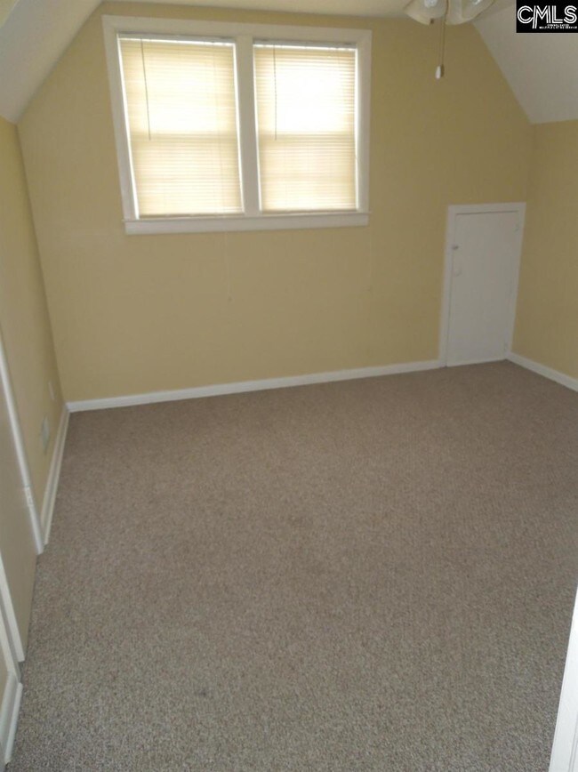 Building Photo - 215 Kilbourne Rd