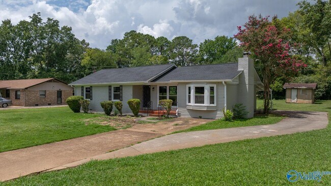 Foto del edificio - 2017 Shady Ln Dr NW