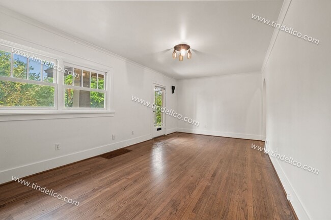 Building Photo - Modern Mediterranean 2 Bed/2 Bath with plenty of space - Pet Friendly!