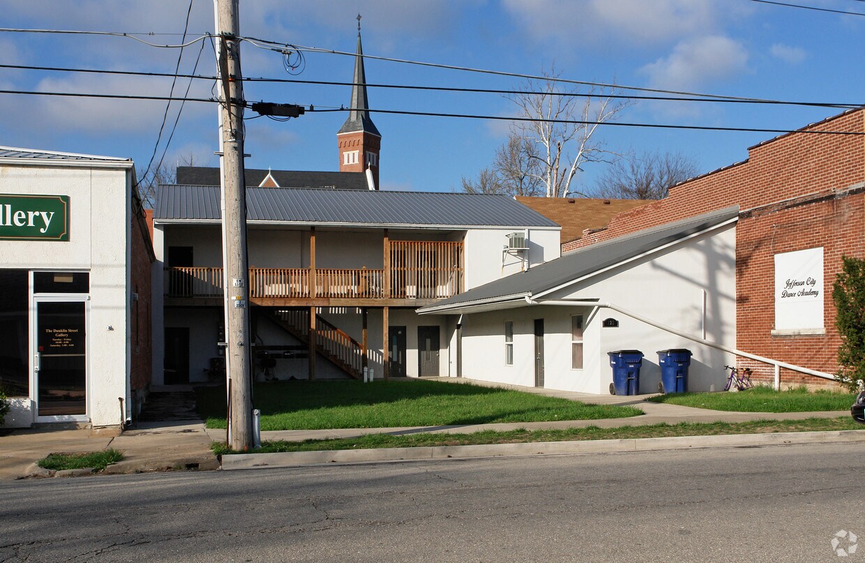 Foto del edificio - 125 W Dunklin St