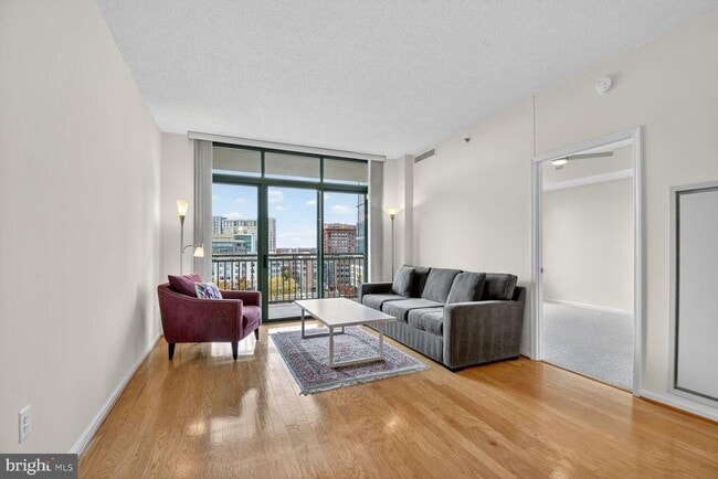 Foto del edificio - 11700 Old Georgetown Rd