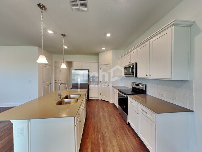 Foto del edificio - 14625 Cedar Ml Dr