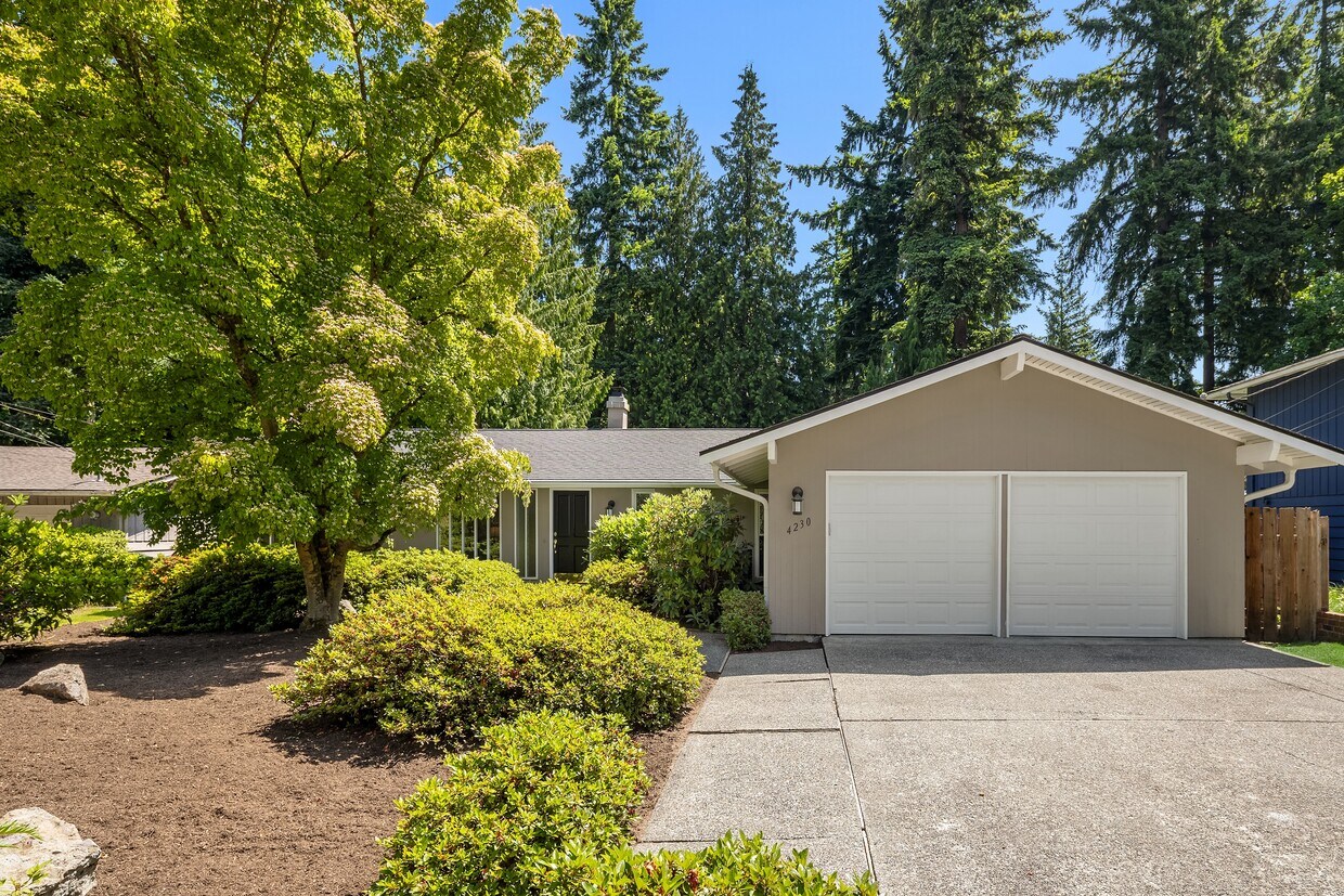Primary Photo - 4230 90th Ave SE