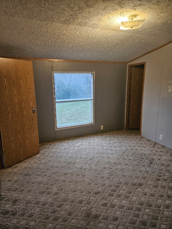 Foto del edificio - 910 Roach Rd