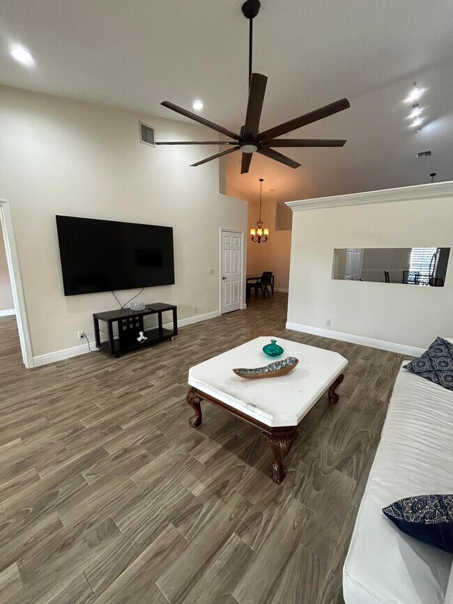 Foto del edificio - 6351 Long Key Ln