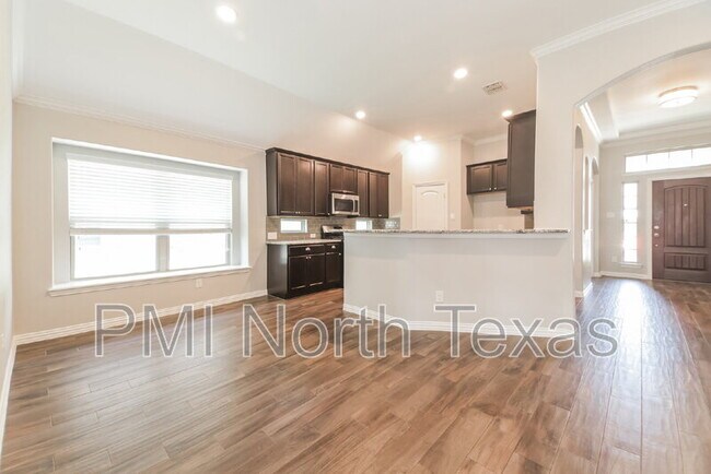 Photo - 2124 Austin Ln House