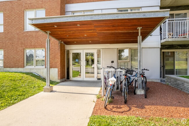Building Photo - Habitations Saint-Louis