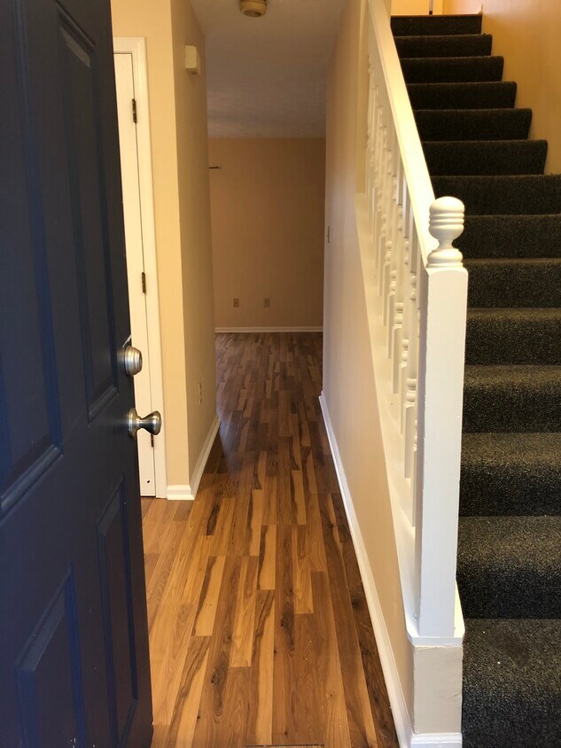 Entrance - 618 Junction St