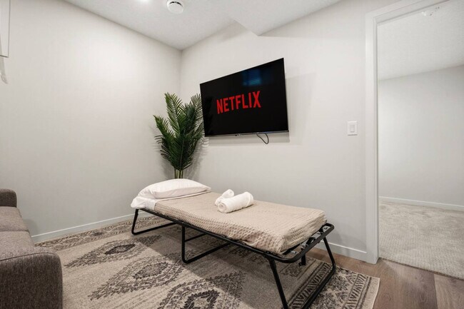 Building Photo - 147 Edith Dr NW