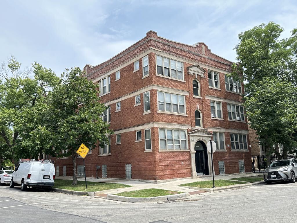 Foto principal - 3449 W Schubert Ave