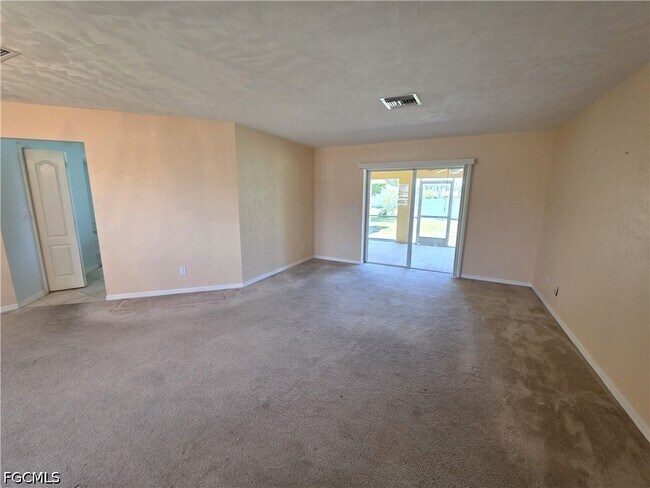 Foto del edificio - 4614 SW 9th Pl