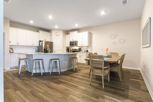 Foto del edificio - Available April 2026 - Turn Key Furnished ...