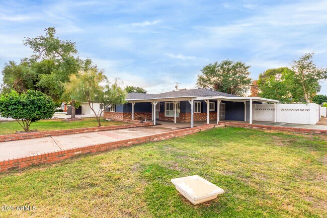 Building Photo - 7340 N 7th Ave