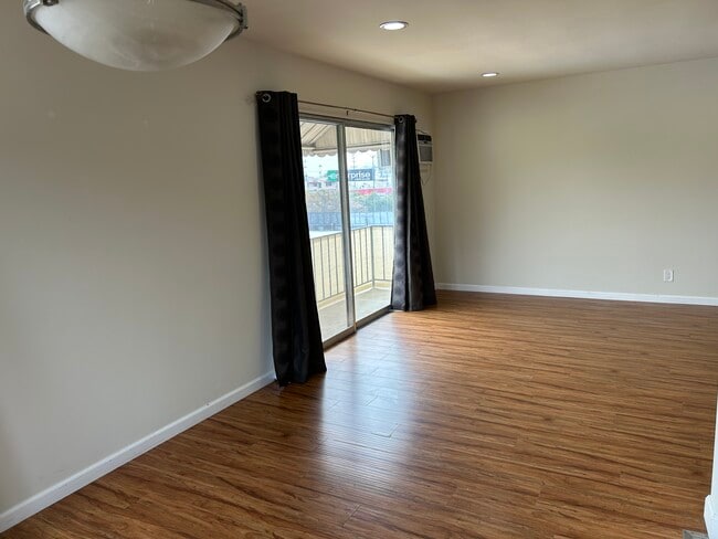 Living Room - 1761-1765 Selby Ave