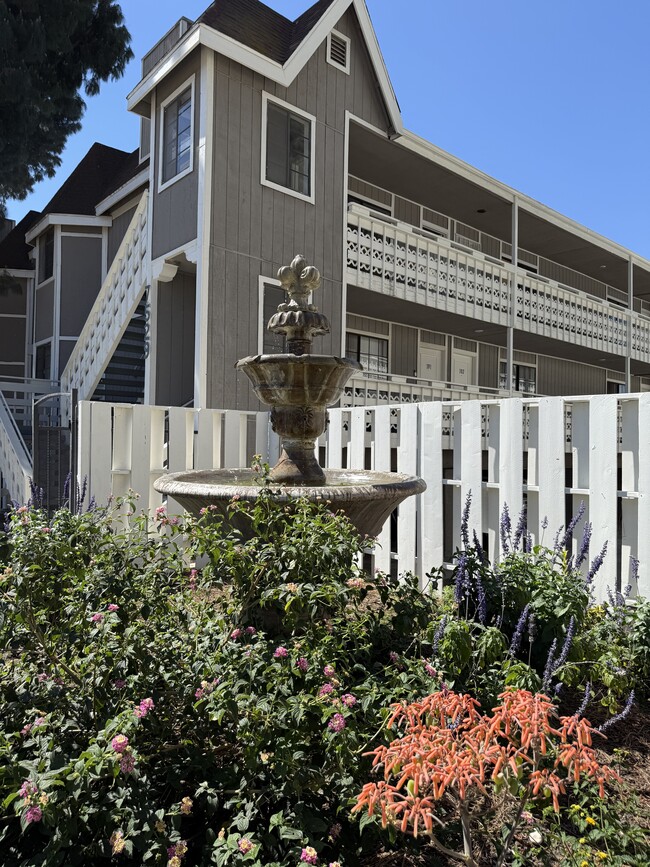 Foto del edificio - Vassar Carriage House Apartments