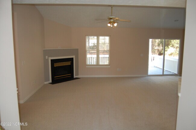 Building Photo - 953 Blackeyed Susan Pl
