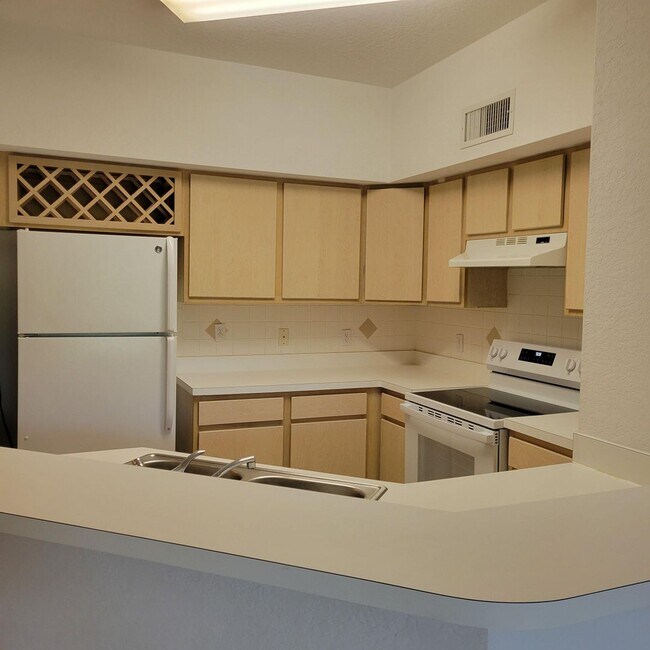 Building Photo - Available Now! Altamonte Springs Bona Vist...