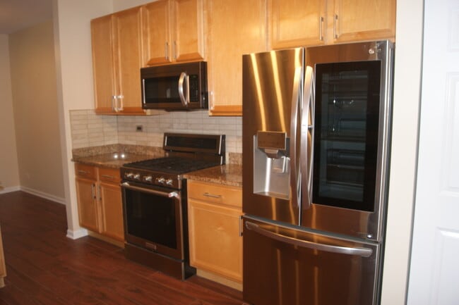 Building Photo - 480 Pine Lake Cir