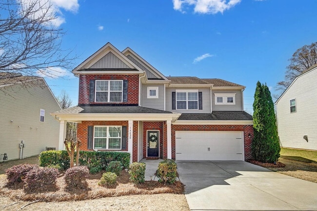 Building Photo - Room in Single Family Home on Green Birch Dr