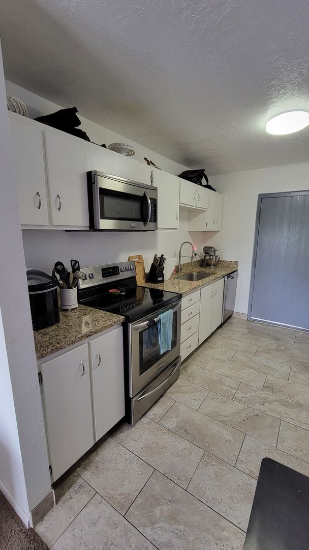 Foto del edificio - Studio Apartment with Granite Countertops
