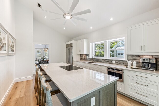 Foto del edificio - 176 Carrick Bend Ln