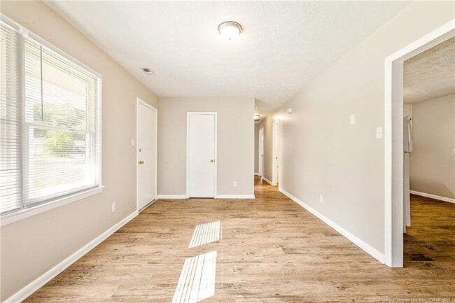 Building Photo - 2233 Delta Dr