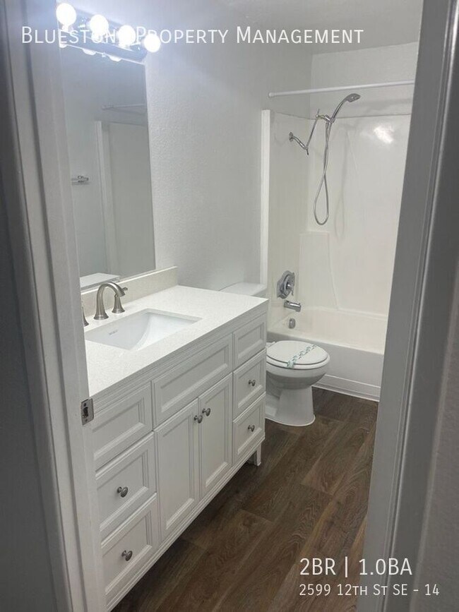 Foto del edificio - 2 Bedroom in South Salem - Apply Now!