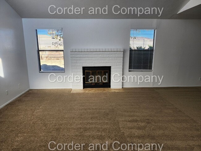 Building Photo - COMING SOON Nice 3 Bedroom, 1 3/4 Bathroom, 2 Car Garage and 1,452 Sq Ft. Home in Western Hills, ...