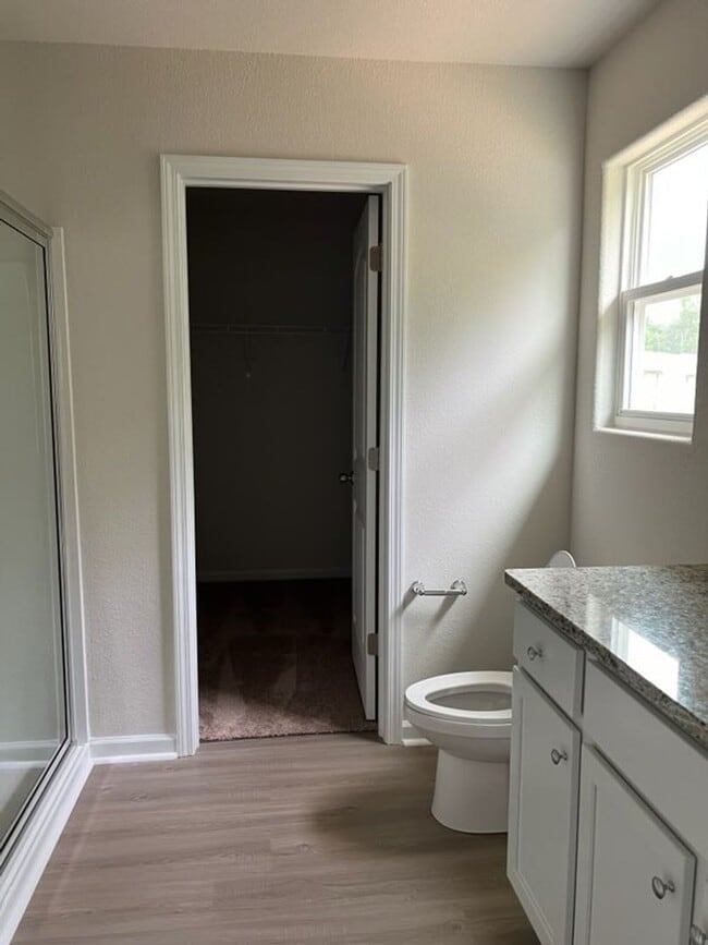 Building Photo - Spacious Home minutes from Uptown and the Charlotte Douglass Airport!