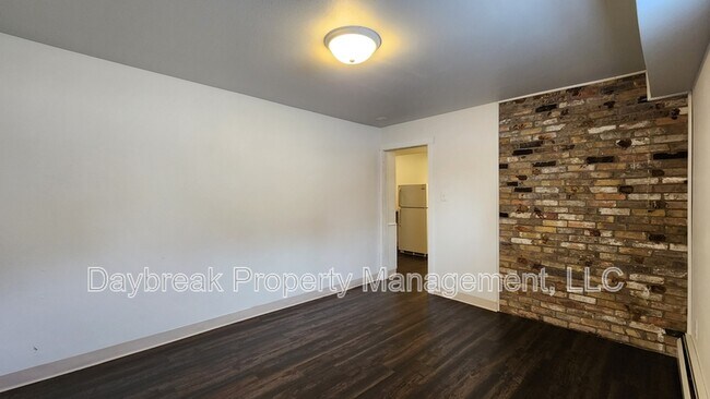 Foto del edificio - 611 9th Ave N