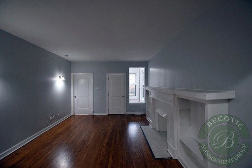 Building Photo - 7702 N Marshfield Ave
